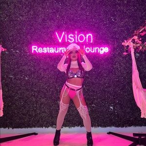 Meet your Posher, Edmelin